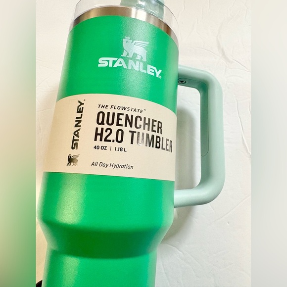 Stanley Quencher H2.0 Tumbler in Green 40oz - Picture 2 of 7